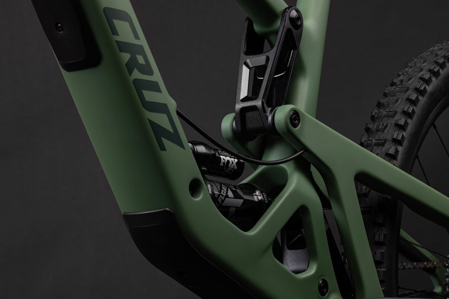 Santa Cruz Bronson Trail Bike Details