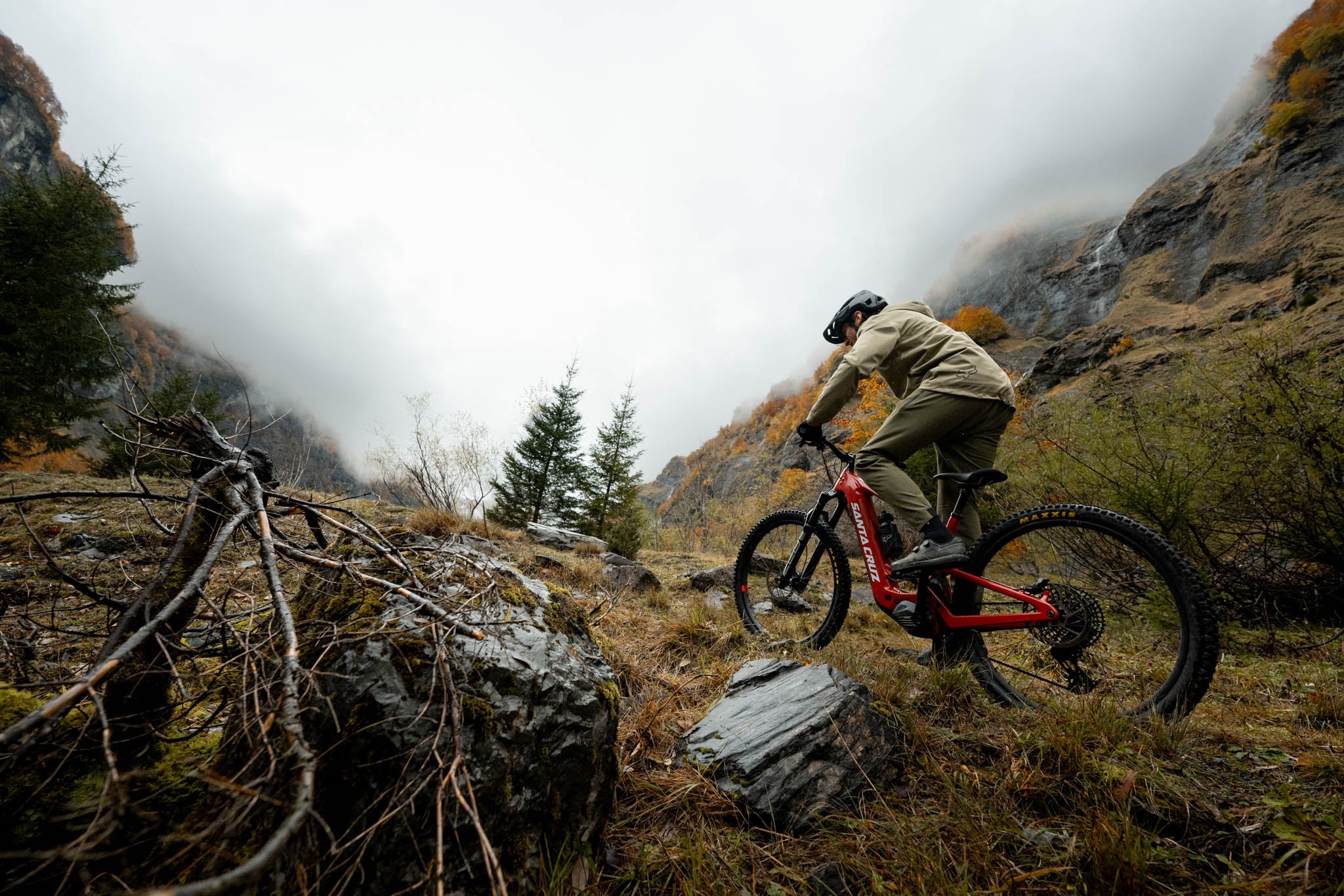 Web Action Santa Cruz Heckler Romain Paulhan Sixt Vojo Paul Humbert
